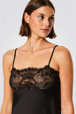 גופיית סאטן LA CHAMADE עם תחרה בצבע שחור