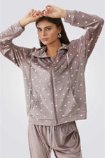 חליפת פנאי קטיפה בהדפס לבבות