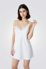 כותונת סאטן DESIRE בצבע לבן