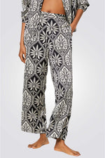 מכנסי פיג'מה ארוכים SILAN פרחים שחור לבן