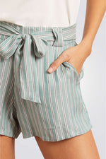 מכנסיים קצרים BELINE בהדפס פסים