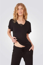 פיג'מת מעבר לנשים עם עיטור תחרה