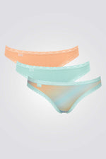 שלישיית תחתוני טנגה