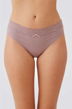 תחתוני כותנה בגזרת ביקיני בעיטור תחרה