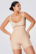 מחטב גוף גזרת אוברול CONTROL BY ETAM בצבע בז'