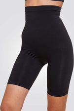 מכנס מחטב שחור עם מותן גבוהה