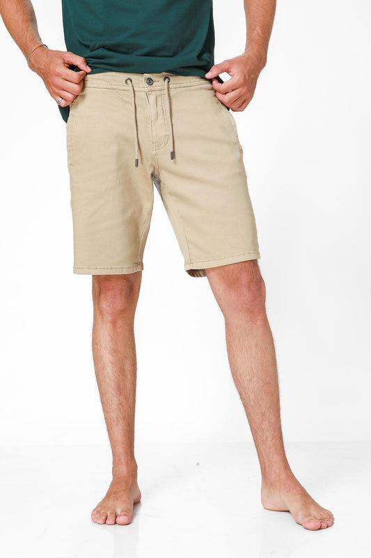 מכנסי ברמודה קצרים בצבע בז' - MASHBIR//365