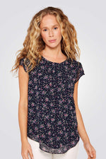 טישירט פרחונית מסוגננת בצבע נייבי - MASHBIR//365