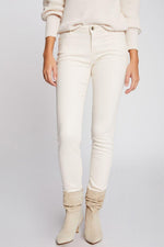 ג'ינס PETRA סקיני גזרה נמוכה שמנת' - MASHBIR//365