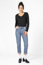 KENNETH COLE - ג'ינס מותן נמוכה בצבע כחול בהיר - MASHBIR//365