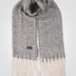 KENNETH COLE - צעיף עבה עם פרנזים בצבע אפור בהיר - MASHBIR//365 - 1