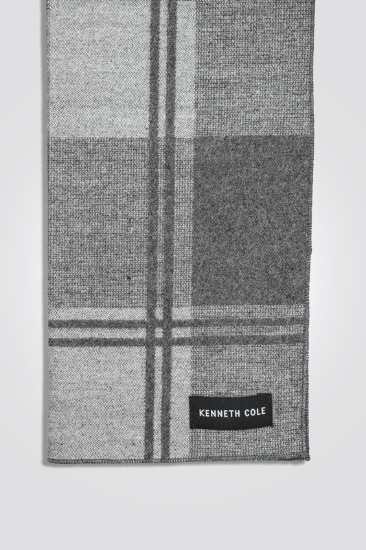 KENNETH COLE - צעיף משובץ בצבע אפור בהיר - MASHBIR//365