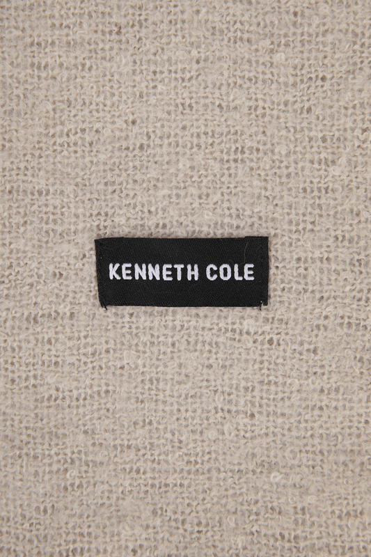 KENNETH COLE - צעיף נשים בוקלה בצבע אופוויט - MASHBIR//365