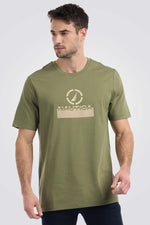NAUTICA - טישירט בהדפס לוגו בצבע ירוק זית - MASHBIR//365
