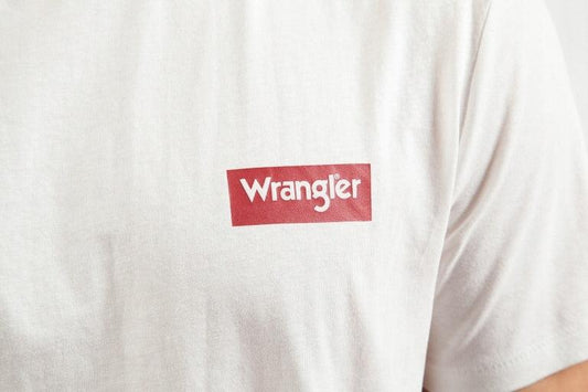 WRANGLER - טישירט DURABLE TEE אוף וויט - MASHBIR//365