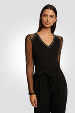 MORGAN - טישירט חגיגית וי עם שרוול שקוף בשחור - MASHBIR//365