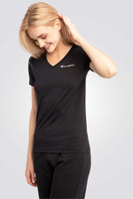 CHAMPION - טישירט קצרה לנשים V-NECK בצבע שחור - MASHBIR//365