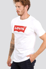 LEVI'S - טישירט לבנה הדפס לוגו אדום - MASHBIR//365