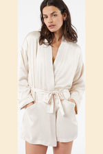 ETAM - חלוק סאטן עם בטנת פליז NEW SIBERIAN קרם - MASHBIR//365