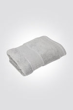 KENNETH COLE - מגבת גוף פרימיום בצבע אפור בהיר - MASHBIR//365