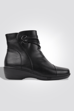 LADY COMFORT - מגפון לנשים עם כיווצים בצבע שחור - MASHBIR//365