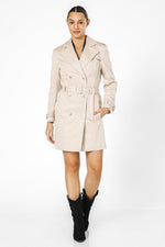מעיל טרנץ' חול עם חגורה לנשים | קנת קול
