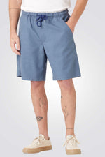 WRANGLER - מכנסי ברמודה בצבע כחול - MASHBIR//365