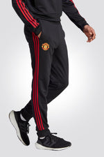 ADIDAS - מכנסיים ארוכים Manchester United לגבר בצבע שחור - MASHBIR//365