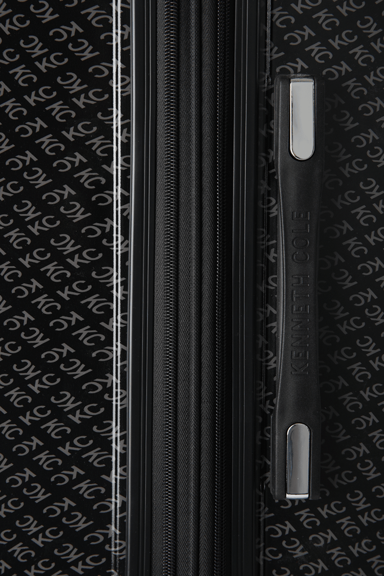 KENNETH COLE - מזוודה קשיחה בינונית 24" SOHO בצבע שחור - MASHBIR//365