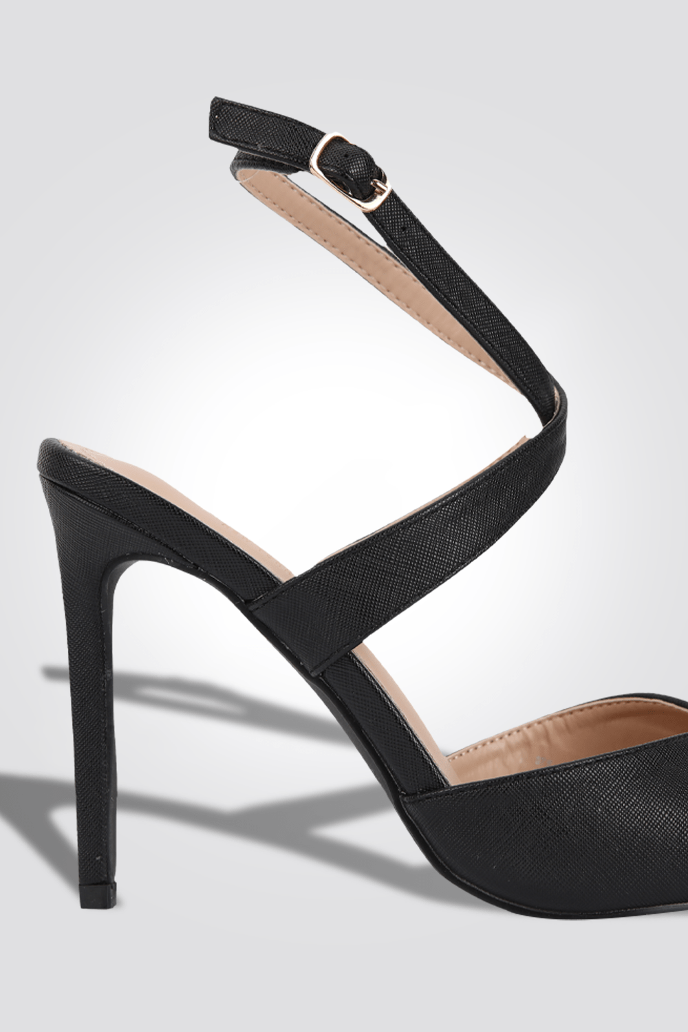 KENNETH COLE - נעלי עקב מעטפת 10 ס"מ בצבע שחור - MASHBIR//365
