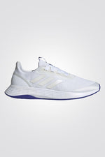 ADIDAS - נעלי ספורט לנשים QT RACER בצבע לבן - MASHBIR//365