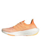 ADIDAS - נעלי ספורט לנשים ULTRABOOST 22 בצבע כתום - MASHBIR//365 - 3