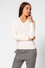 KENNETH COLE - סריג מחשוף וי עם שרוולים ארוכים בצבע קרם - MASHBIR//365