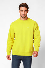 LEVI'S - סווטשירט עם כיתוב לוגו בצבע צהוב - MASHBIR//365