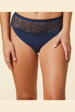 ETAM - תחתוני טנגה תחרה FLEXI LACE נייבי - MASHBIR//365