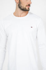 חולצה בצבע לבן עם לוגו בחזית - MASHBIR//365