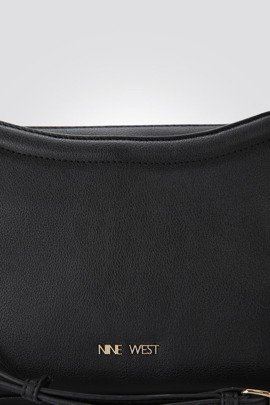 תיק צד בצבע שחור