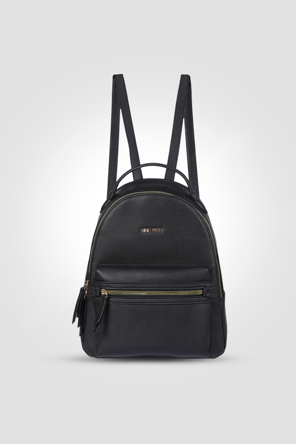 תיק מבית המותג NINE WEST, בעל תא פנימי מרווח . תא קדמי בסגירת רוכסן לשמירה בטוחה של הפריטים החשובים שלך. רצועות אחוריות להתאמה אישית.