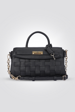 תיק מבית המותג NINE WEST,בעל רצועות כתף משולבות הניתנות להסרה לנוחות מירבית. סגירת מגנט לשמירה על החפצים שלך בדרך הטובה ביותר.