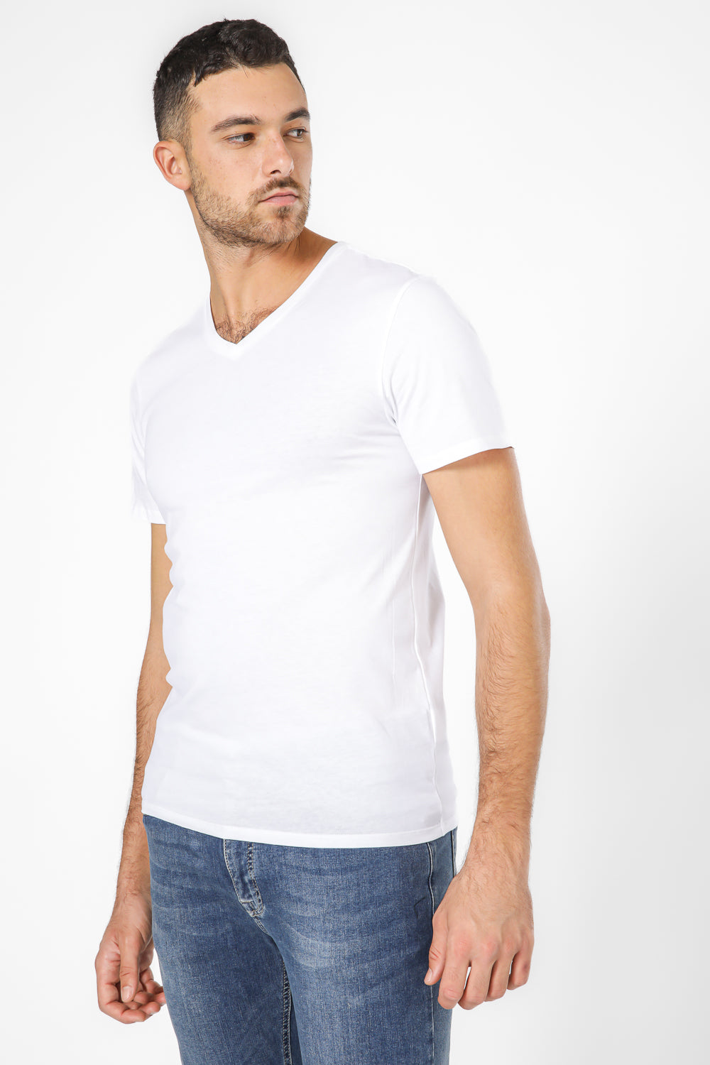 מארז 3 חולצות בייסיק צאוורון V בצבע לבן