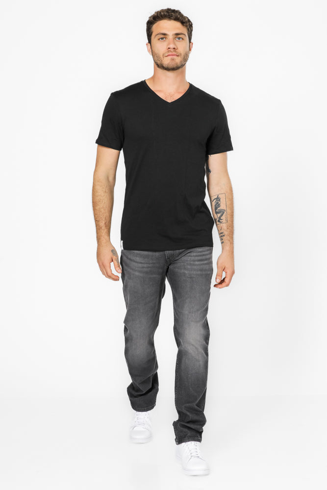 מארז 3 חולצות בייסיק צווארון V בצבע שחור