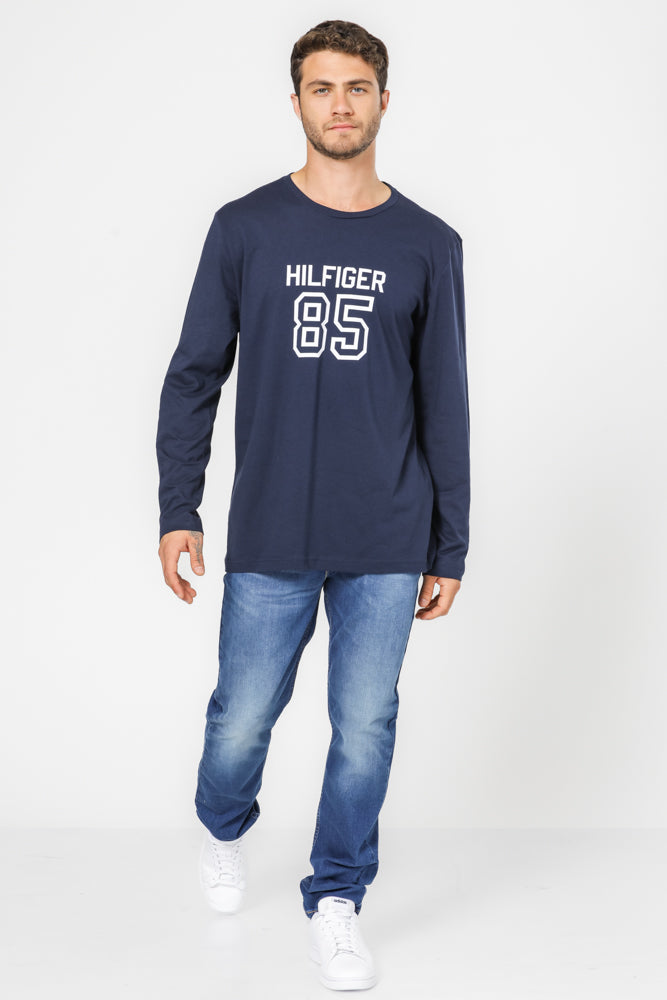 חולצה ארוכה עם הדפס גרפי בצבע נייבי