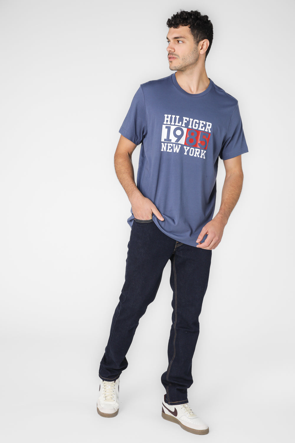 טישירט לגברים עם הדפס 