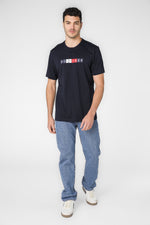 טישירט לגברים בצבע נייבי עם הדפס 