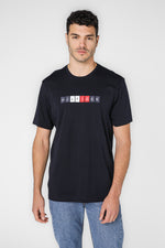 טישירט לגברים בצבע נייבי עם הדפס 