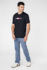 טישירט לגברים בצבע נייבי עם הדפס 