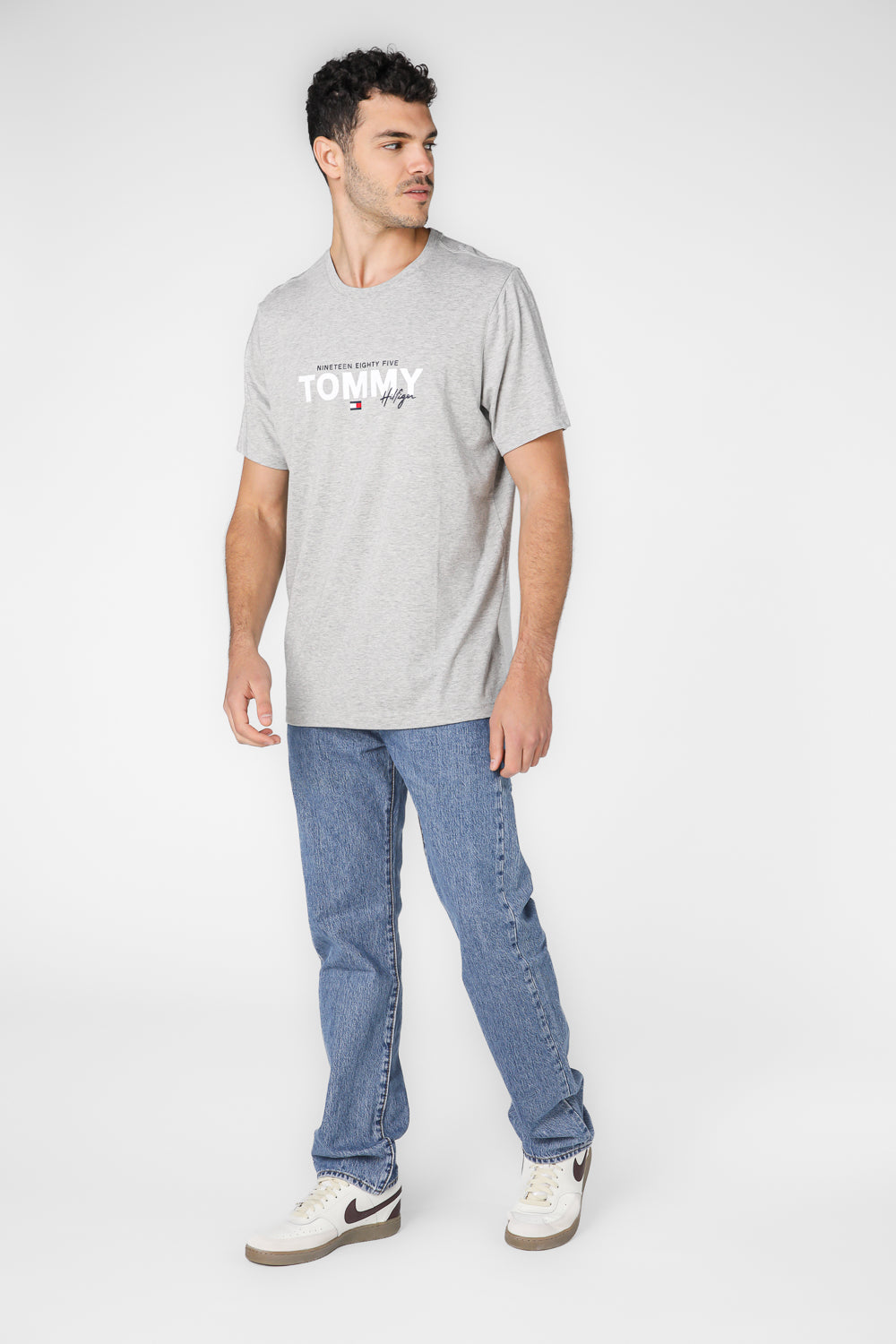 טישירט לגברים עם הדפס 