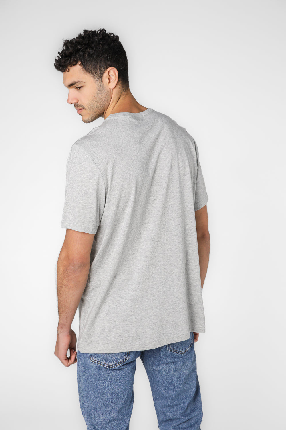 טישירט לגברים עם הדפס 