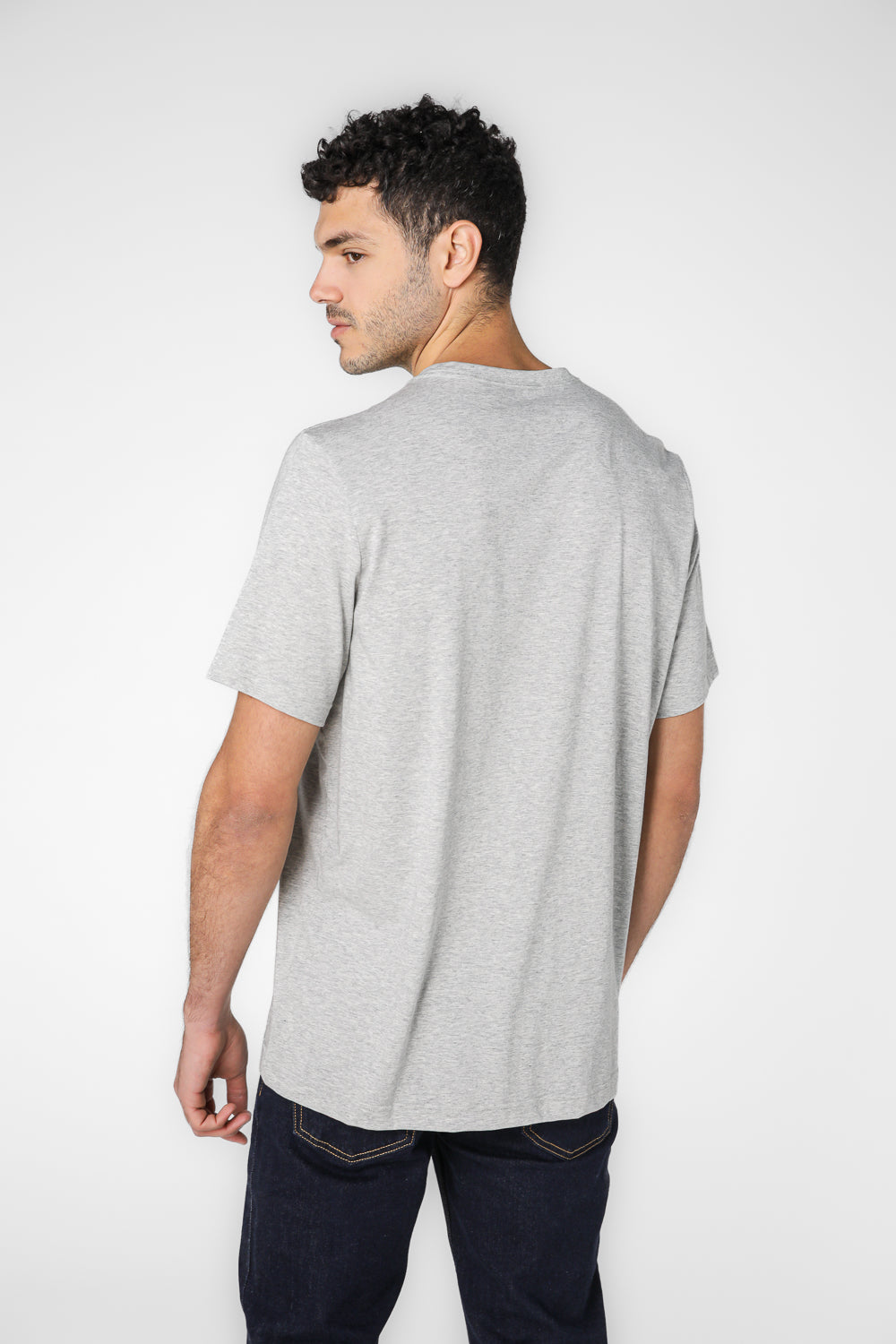 טישירט לגברים עם הדפס 