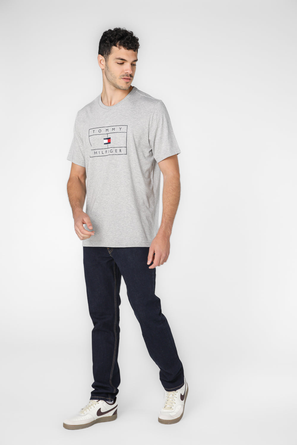 טישירט לגברים עם הדפס 